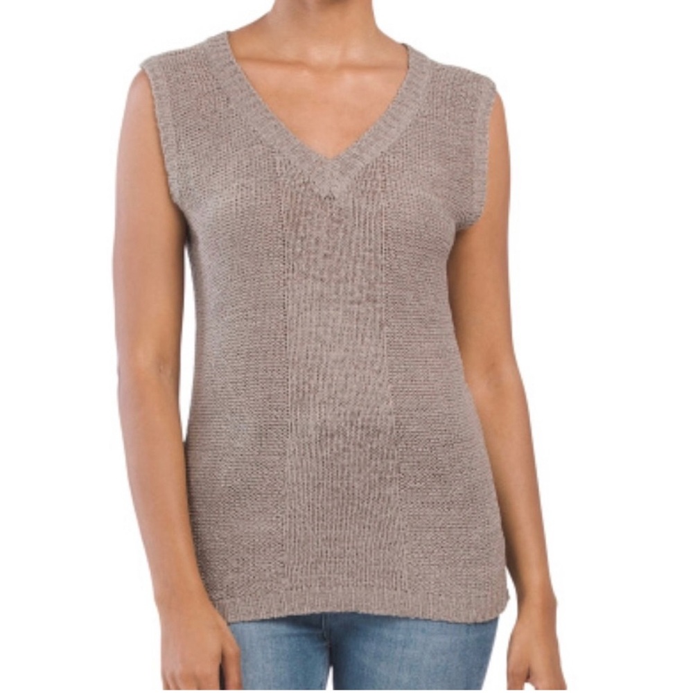 Cyrus Women’s Grayish Green Sweater Vest Sz L. GUC